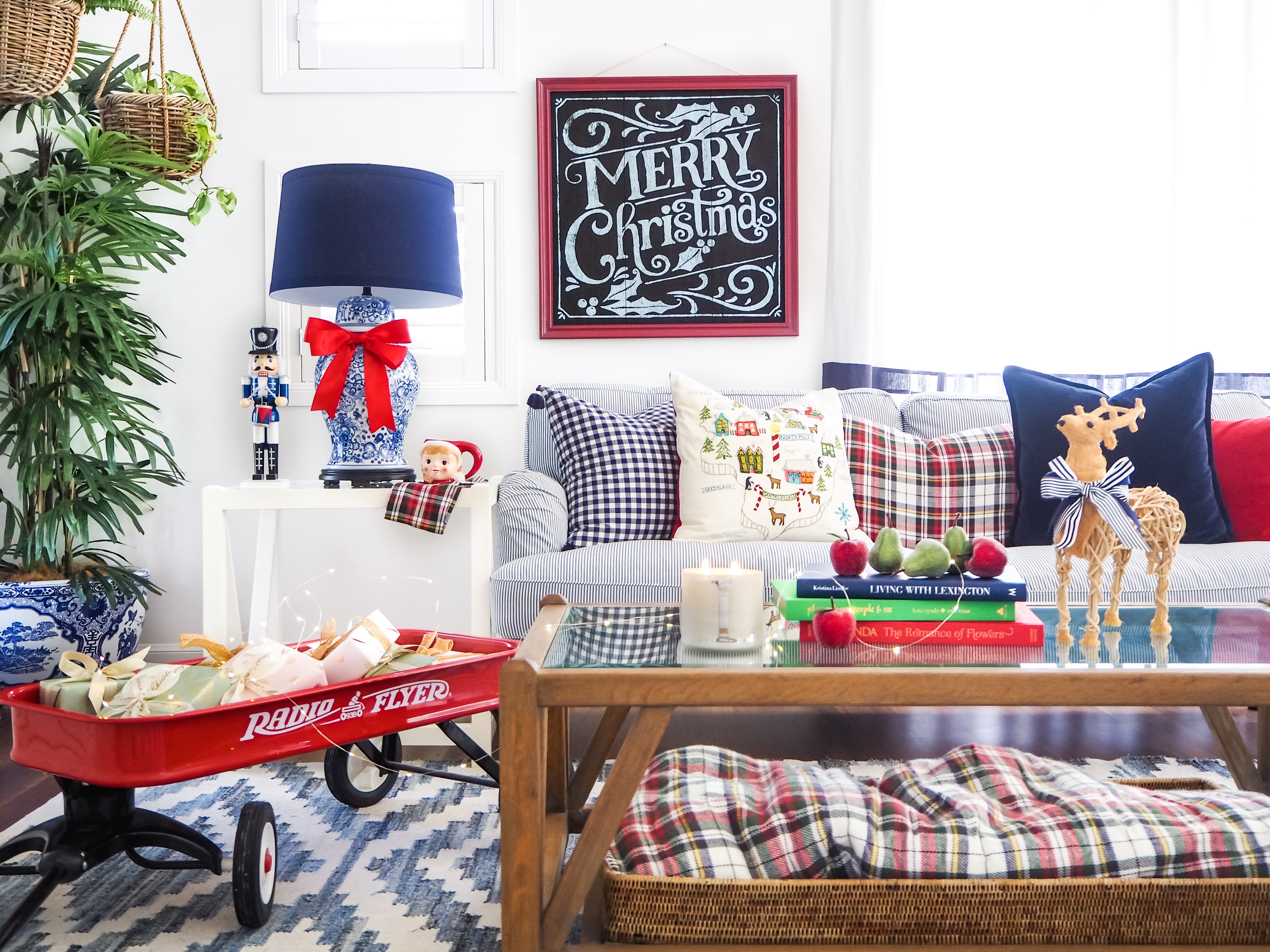 It’s a Colourful Life – Christmas Home Tour